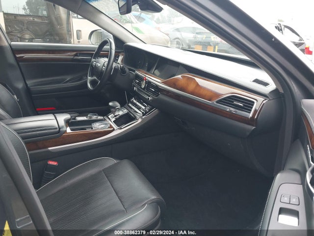 Genesis G90 5.0 Ultimate 2017 KMHG54JH4HU028220 Image 5