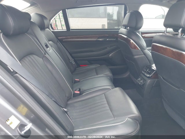 Genesis G90 5.0 Ultimate 2017 KMHG54JH4HU028220 Image 8