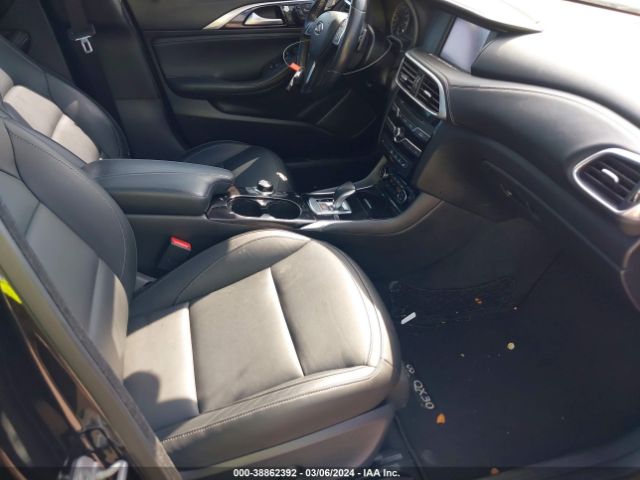 SJKCH5CP1HA022930 Infiniti Qx30 Premium