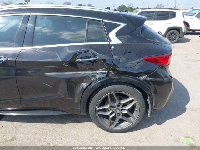SJKCH5CP1HA022930 Infiniti Qx30 Premium