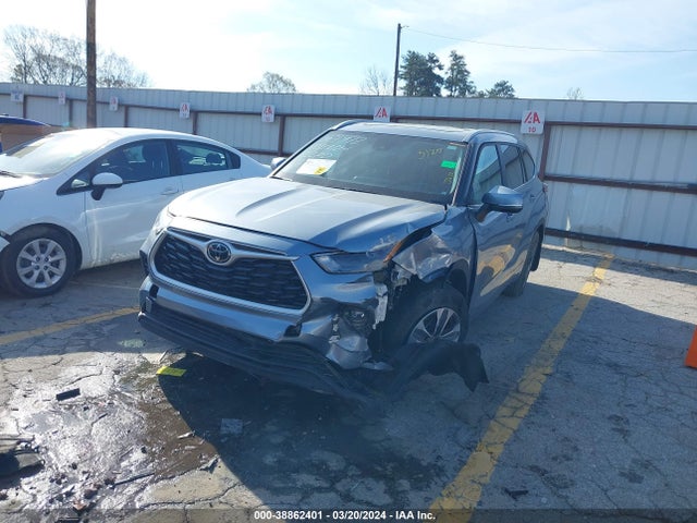 Toyota Highlander Xle 2023 5TDKDRBH2PS027972 Image 2