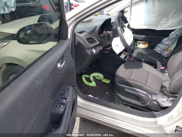 Hyundai ACCENT SE 2018 3KPC24A31JE017678 Image 5