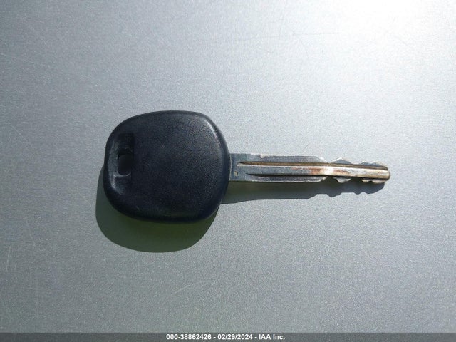 2009 TOYOTA RAV4 VIN: JTMBF35VX95007082