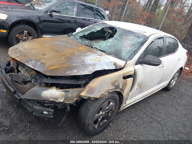 KIA Optima Lx 2015 5XXGM4A79FG366522 Image 2