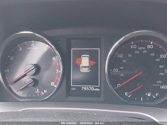 Toyota RAV4 SE 2018 JTMNFREV0JD126818 Image 16