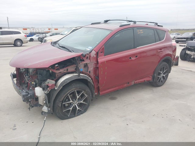 Toyota RAV4 SE 2018 JTMNFREV0JD126818 Image 2