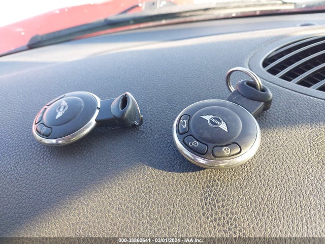 2011 MINI COOPER S WMWSV3C53BTY10255 Photo 10