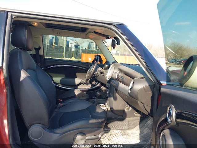 2011 MINI COOPER S WMWSV3C53BTY10255 Photo 4