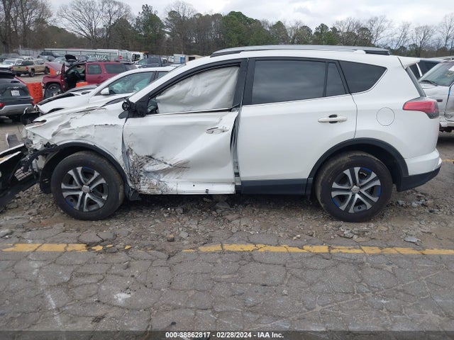 Toyota RAV4 LE 2018 JTMZFREV7JJ157275 Image 14