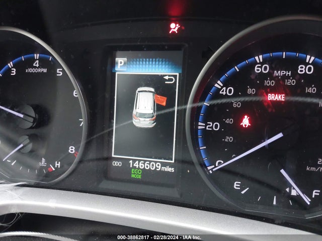 Toyota RAV4 LE 2018 JTMZFREV7JJ157275 Image 15