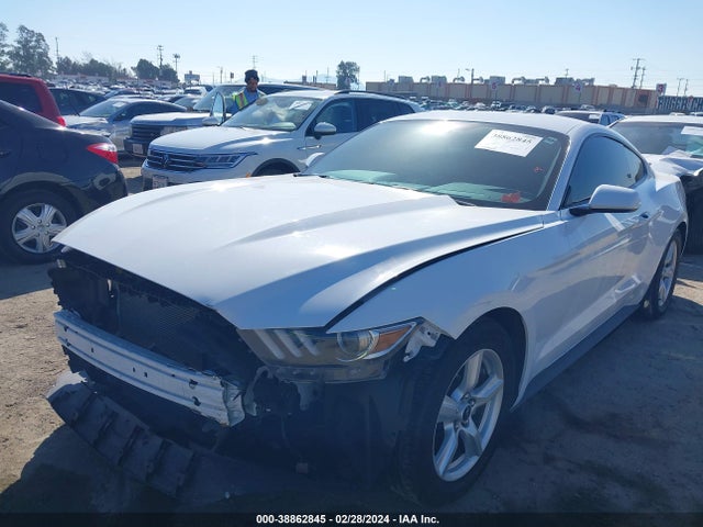 Ford Mustang V6 2017 1FA6P8AM4H5344716 Image 2