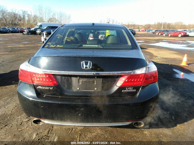 Honda Accord Touring 2014 1HGCR3F98EA000230 Image 16