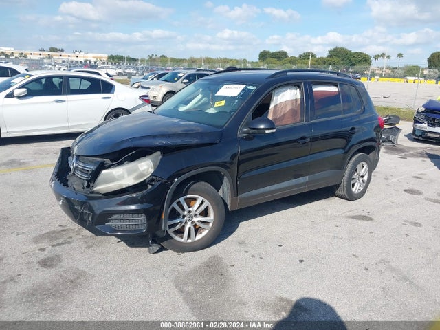 Volkswagen TIGUAN S 2015 WVGAV7AX1FW513219 Image 2