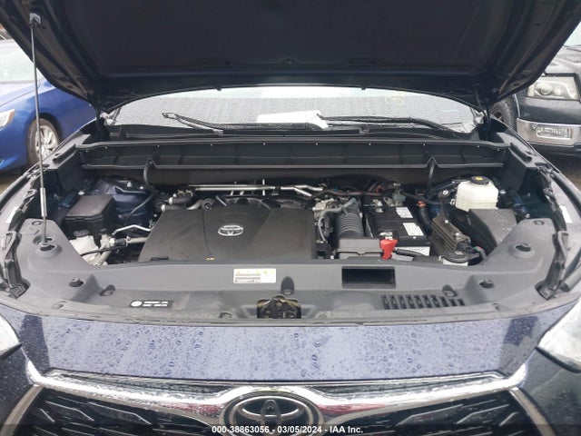 Toyota Highlander Limited 2022 5TDDZRBH0NS216353 Image 10