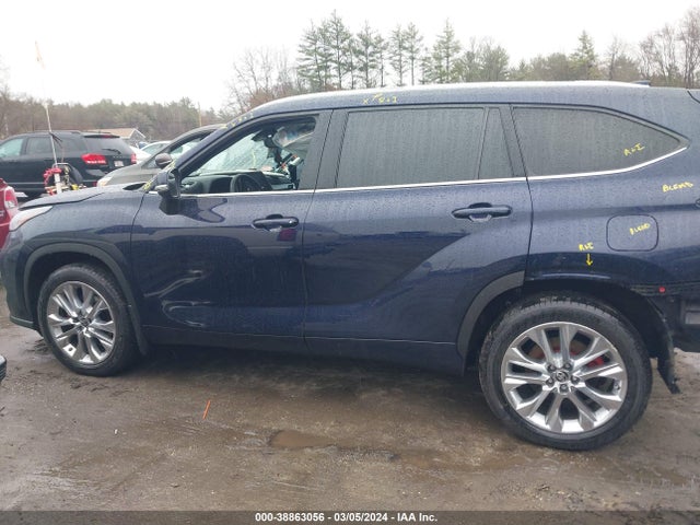 Toyota Highlander Limited 2022 5TDDZRBH0NS216353 Image 15
