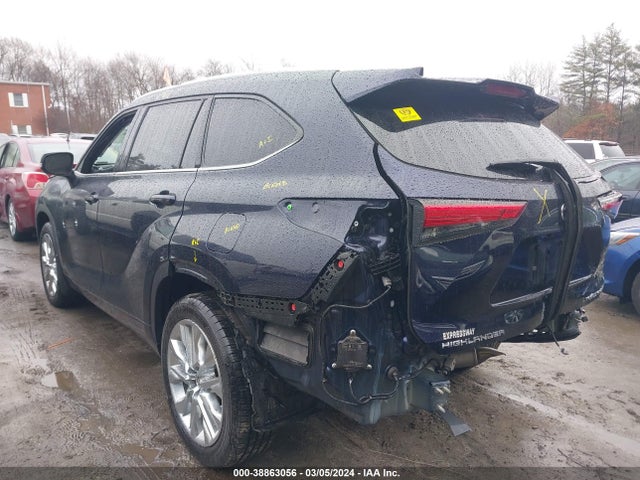 Toyota Highlander Limited 2022 5TDDZRBH0NS216353 Image 3