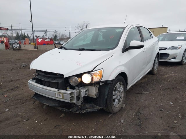 Chevrolet Sonic Lt Auto 2016 1G1JC5SH1G4134555 Image 2