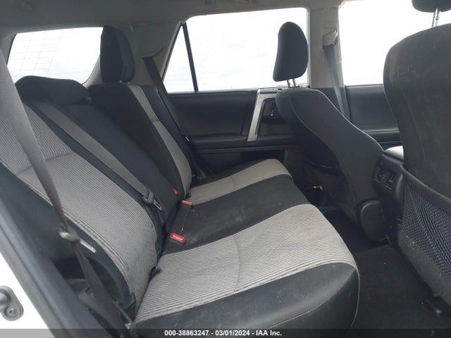 Toyota 4RUNNER SR5 2019 JTEZU5JR0K5199042 Image 8