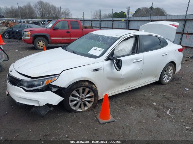 KIA Optima Lx 2017 5XXGT4L30HG167911 Image 2