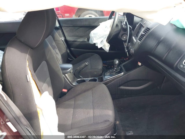 KIA FORTE LX 2017 3KPFK4A74HE142233 Image 5