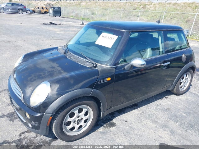 2005 MINI COOPER WMWRC33425TC59481 Photo 1