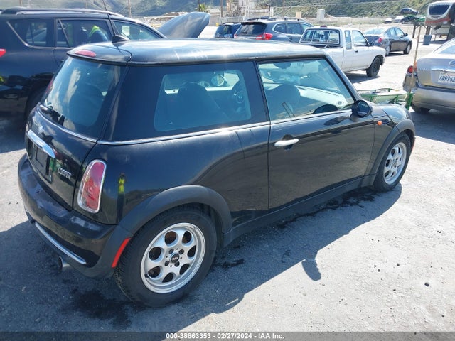 2005 MINI COOPER WMWRC33425TC59481 Photo 3