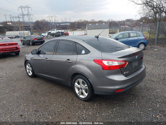 Ford FOCUS SE 2014 1FADP3F25EL322037 Image 3