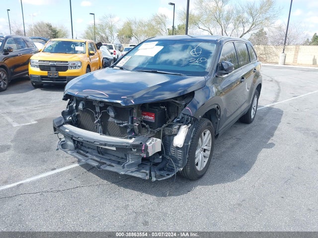 Toyota Highlander Le V6 2015 5TDZKRFH0FS094504 Image 2