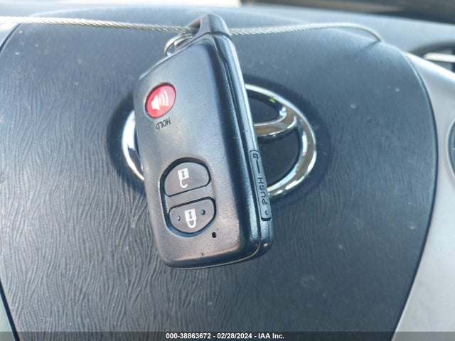 2013 Toyota Prius Three მანქანა იყიდება აუქციონზე, vin: JTDKN3DU4D5637782, აუქციონის ნომერი: 38863672