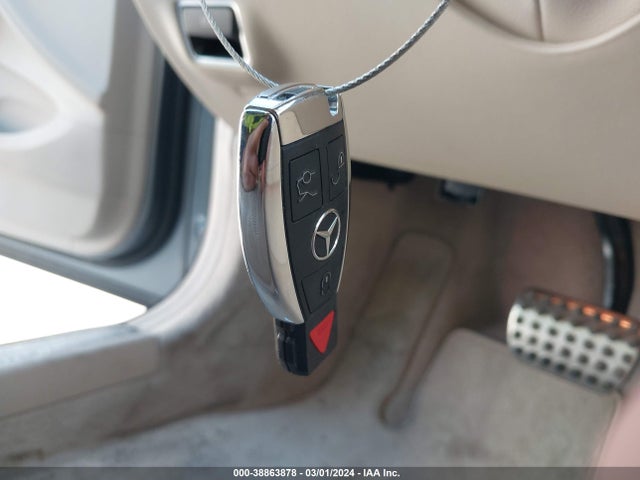 WDDUG8CB7FA182944 Mercedes-Benz S 550