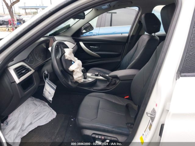 WBA8E1G38HNU17372 BMW 320i