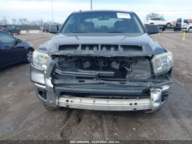 5TFEM5F10EX077943 Toyota Tundra Sr5 4.6l V8