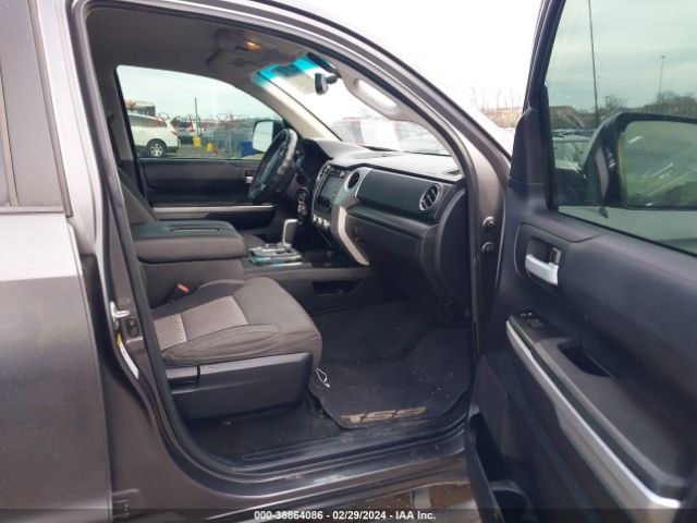 5TFEM5F10EX077943 Toyota Tundra Sr5 4.6l V8