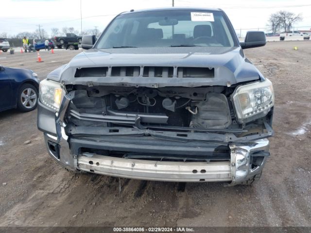 5TFEM5F10EX077943 Toyota Tundra Sr5 4.6l V8