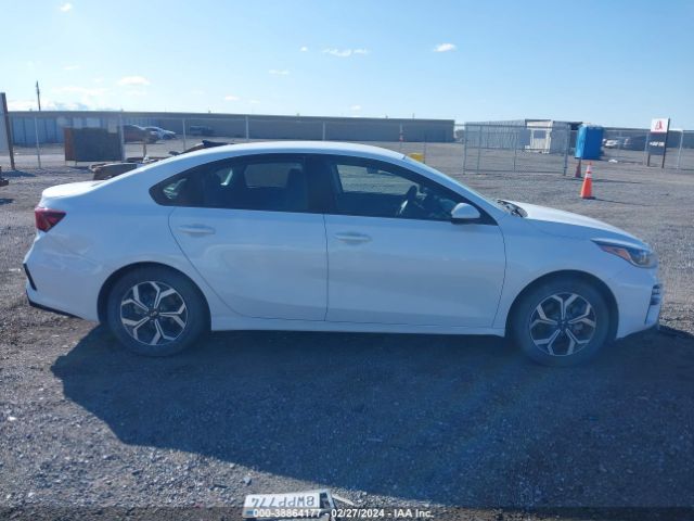 3KPF24AD1ME368892 KIA Forte Lxs