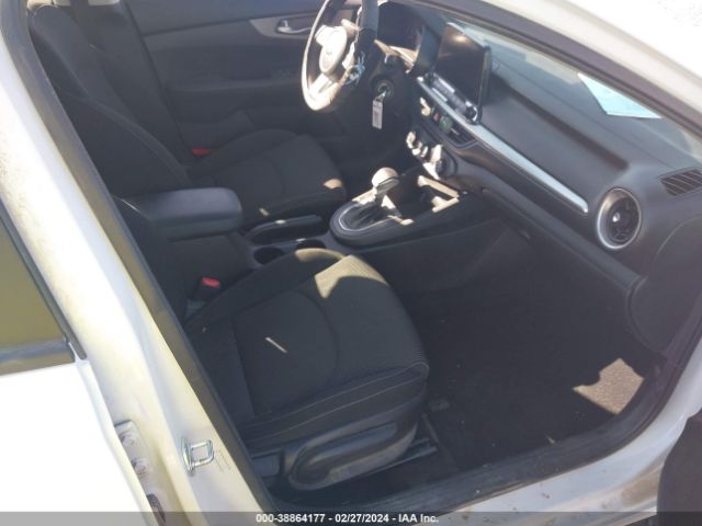 3KPF24AD1ME368892 KIA Forte Lxs