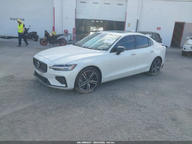 2021 VOLVO S60 7JRA22TM3MG092468 Photo 1