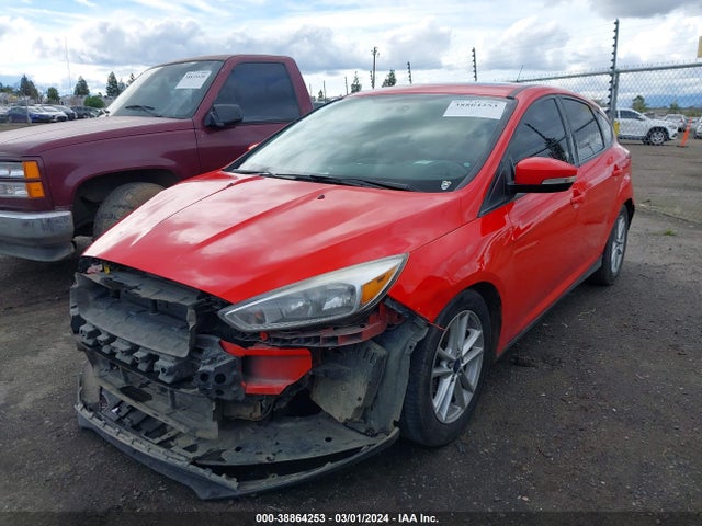 Ford FOCUS SE 2016 1FADP3K26GL344878 Image 2