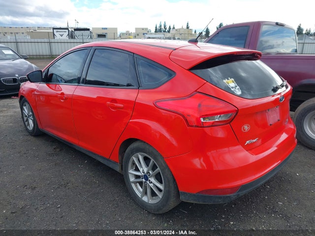 Ford FOCUS SE 2016 1FADP3K26GL344878 Image 3