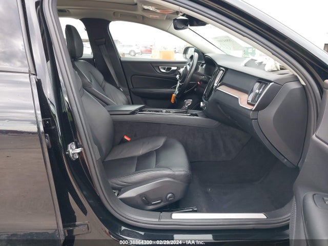 7JR102FK3MG093393 Volvo S60 T5 Momentum