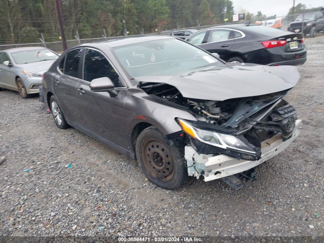 2019 4T1B11HK0KU835427 main image