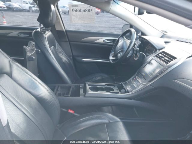 3LN6L2J92FR615292 Lincoln MKZ