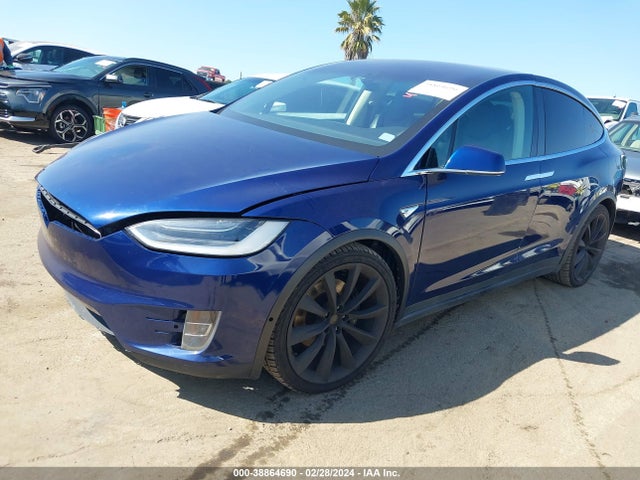 Tesla Model X 60d/70d/75d/90d 2016 5YJXCAE25GF012145 Image 2