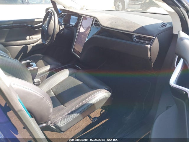 Tesla Model X 60d/70d/75d/90d 2016 5YJXCAE25GF012145 Image 5