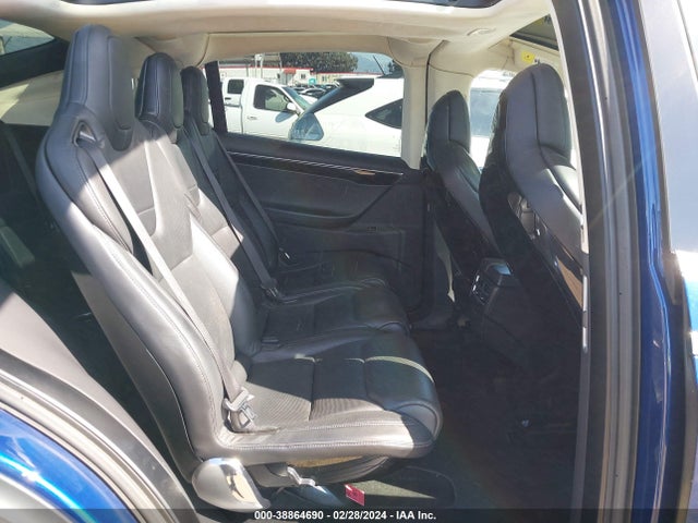 Tesla Model X 60d/70d/75d/90d 2016 5YJXCAE25GF012145 Image 8