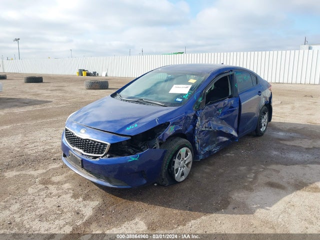 KIA FORTE LX 2017 3KPFK4A71HE063182 Image 2