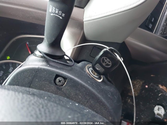 Toyota RAV4 LE 2014 JTMBFREV5ED078161 Image 11