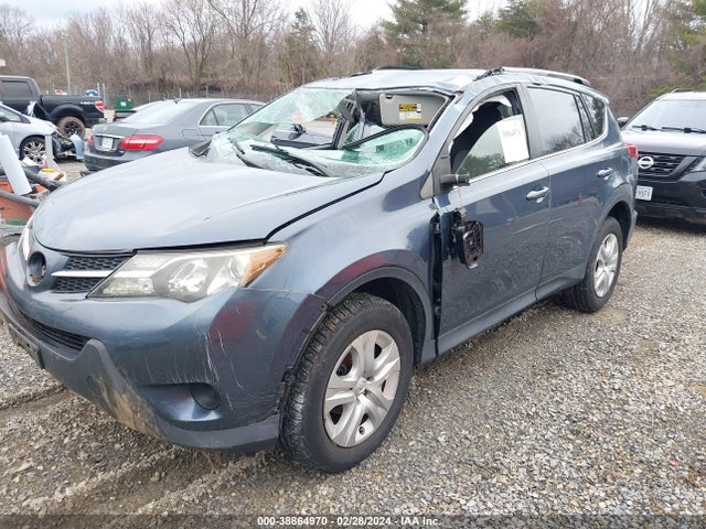 Toyota RAV4 LE 2014 JTMBFREV5ED078161 Image 2