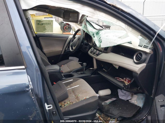 Toyota RAV4 LE 2014 JTMBFREV5ED078161 Image 5