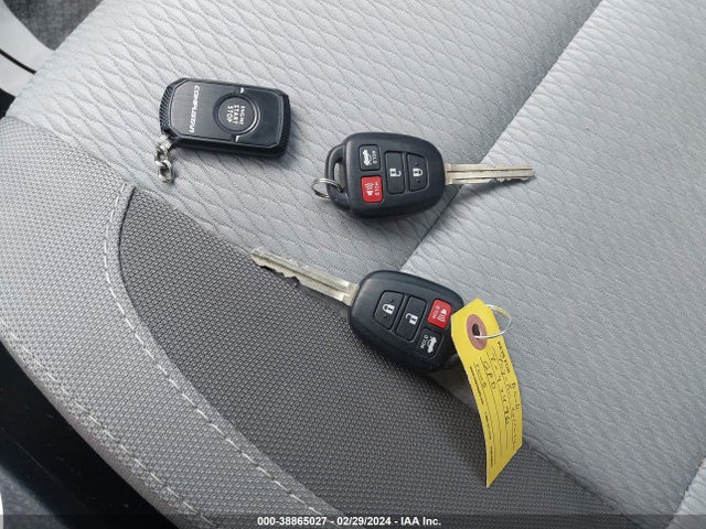 Toyota COROLLA LE 2017 2T1BURHE6HC898042 Image 11